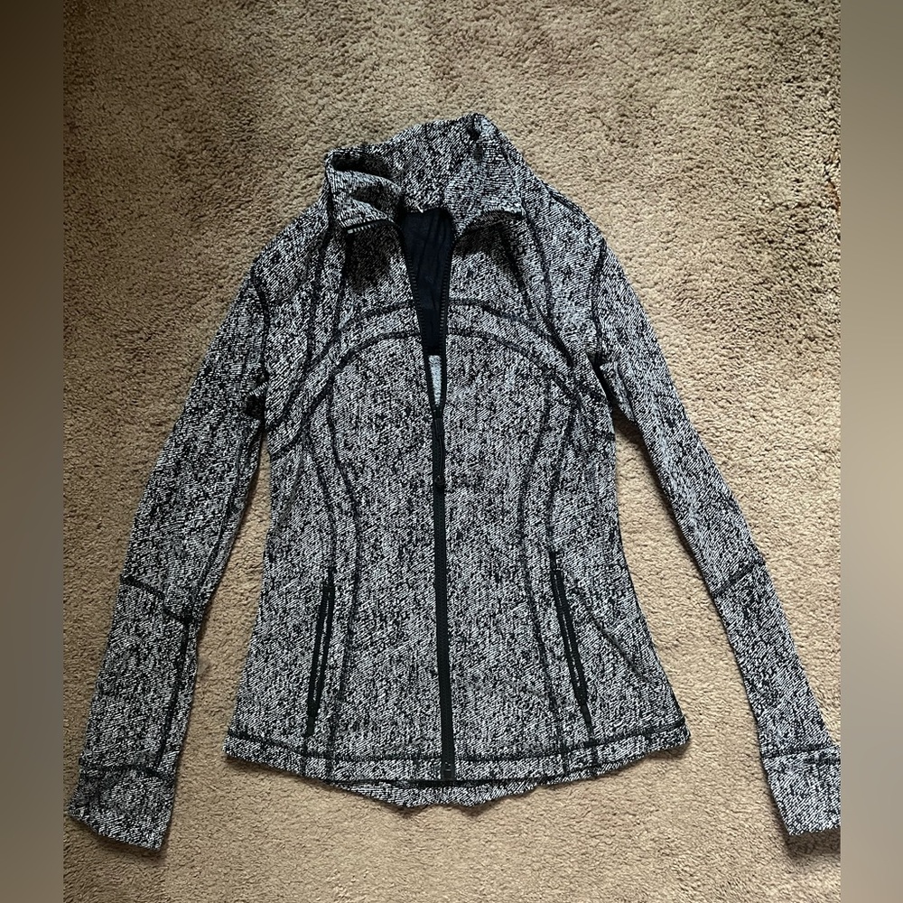 EUC Lululemon Define Jacket size 8